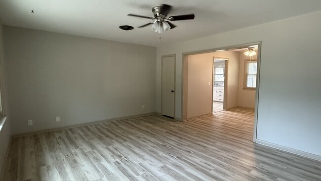 Photo - 702 Smith Ave