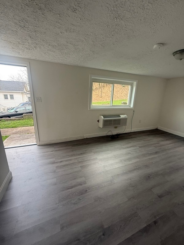 Photo - 1300-1330 Windsor Avenue - 1302 B