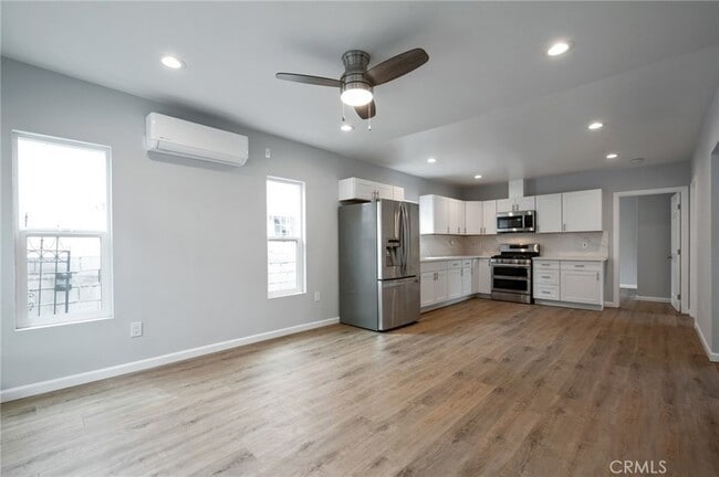 Photo - 1516 E Young St