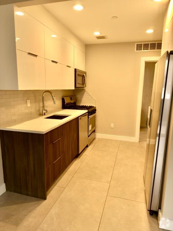 Building Photo - 1 bedroom in New York NY 10029 Unit 702 Rental