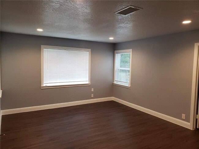 Photo - 18901 Hogeye Rd