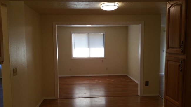 Photo - Beautiful 3 Bedroom, 2 bathroom House in Great Quiet Neighborhood.