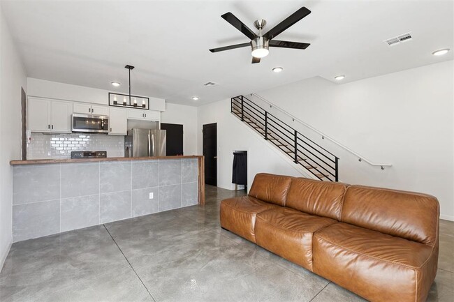 Photo - 1008 N Francis Ave