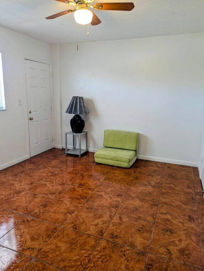 Photo - 20400 NW 7th Ave