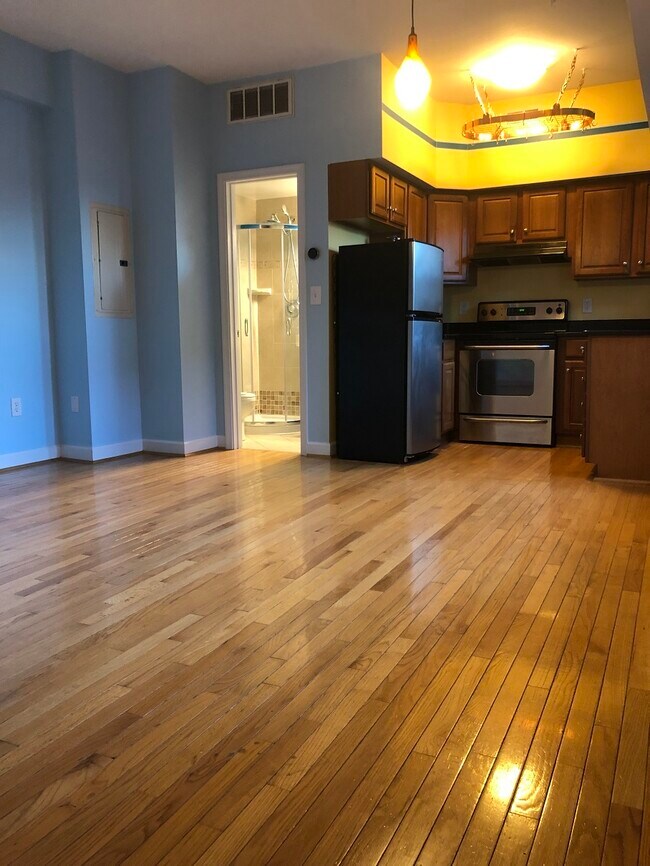Photo - 1321 Fairmont St NW Unidad 404