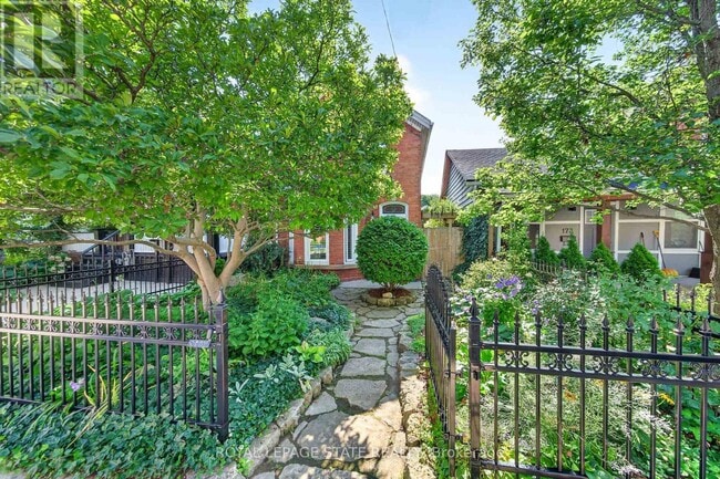 Photo - 171 Emerald St S