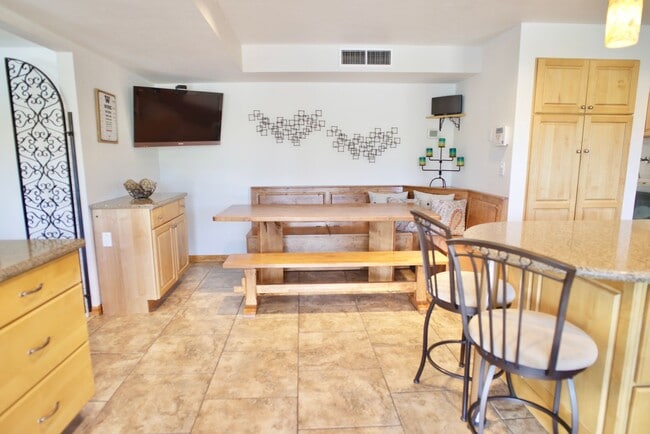 Photo - 4 Bedroom Furnished in Catalina Foothills ...