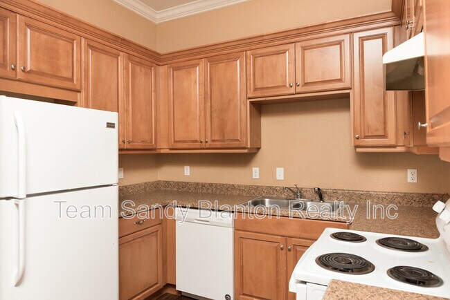 Photo - 7071 Lake Joanne Dr