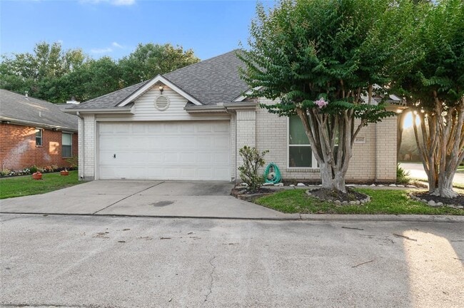 Photo - 10335 Emerald Oaks Dr Casa