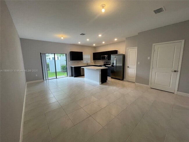 Photo - 1120 SW 7th Ct