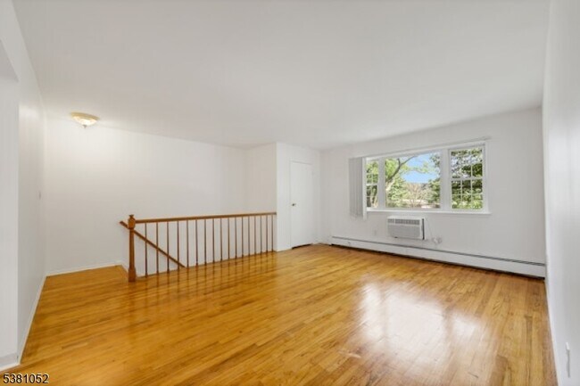 Photo - 1285 Valley Rd
