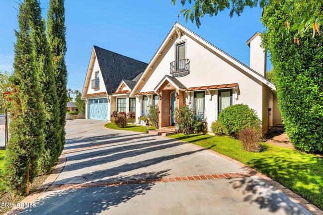 Building Photo - 4402 E Turney Ave