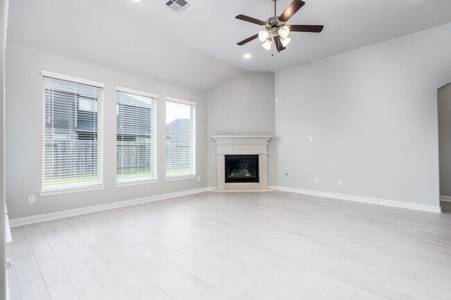 Photo - 204 Upland Dr