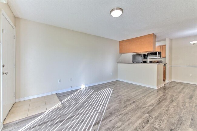 Photo - 308 Lake Parsons Green Unit 106