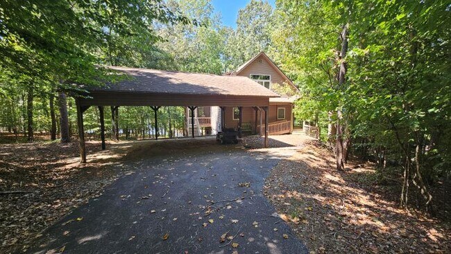 Photo - 112 Warpaint Ln House