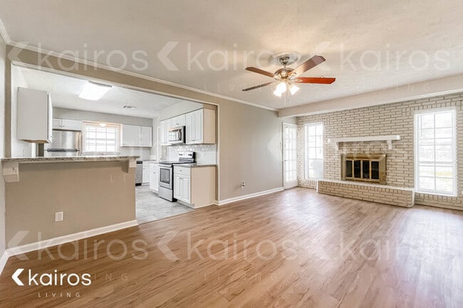 Photo - 2073 Edinburgh Dr