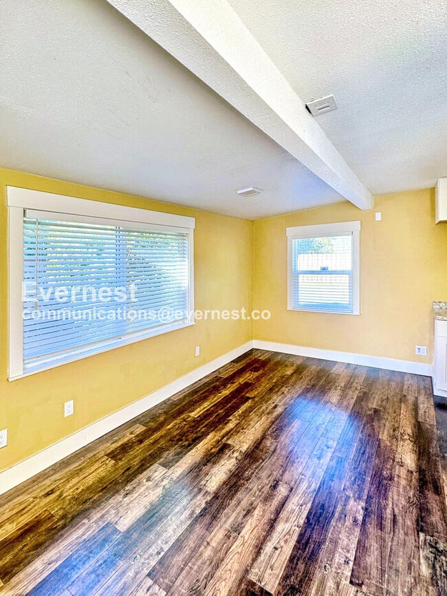 Photo - 43404 SE N Bend Way Unidad 1