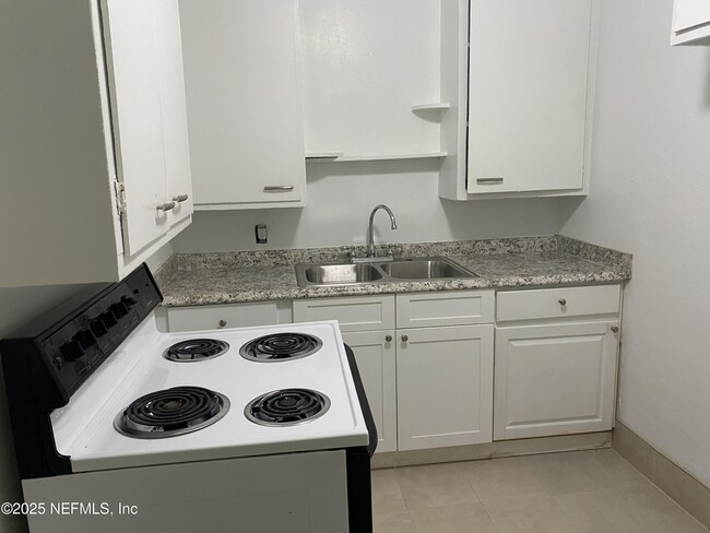 Photo - 3139 Cecelia St