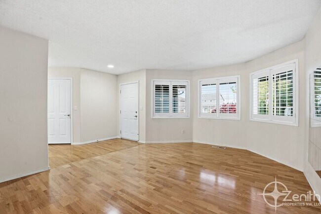 Photo - 5322 NE 69th Cir