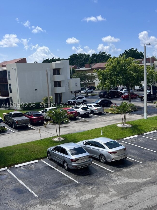 8870 Fontainebleau Blvd Unit 309