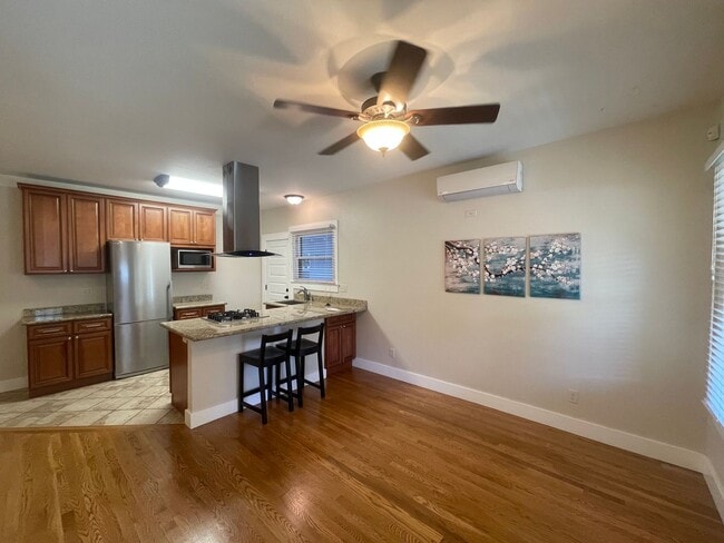 Photo - College 149-157 Unit 157