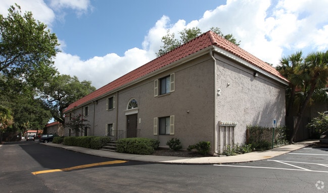 Photo - Carlton at Oak Landing Condominiums