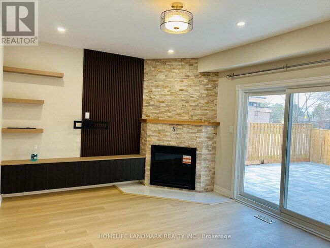 Photo - 70 Lady Churchill Ct