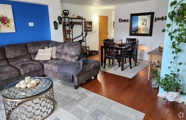 Building Photo - 22 Railroad St Unit 315 Rental
