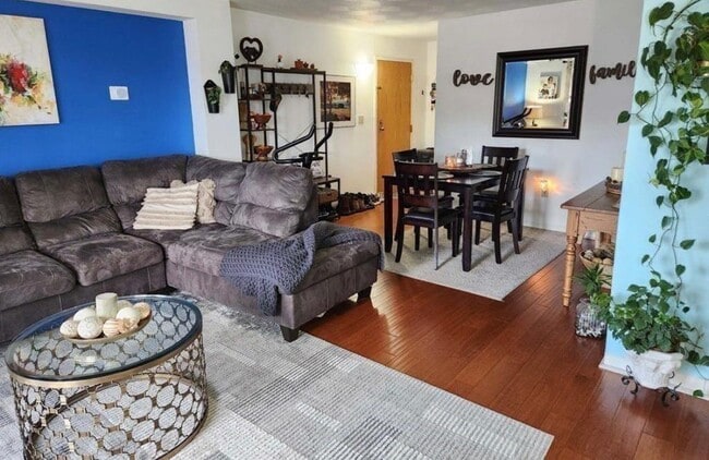 Building Photo - 22 Railroad St Unit 315 Rental