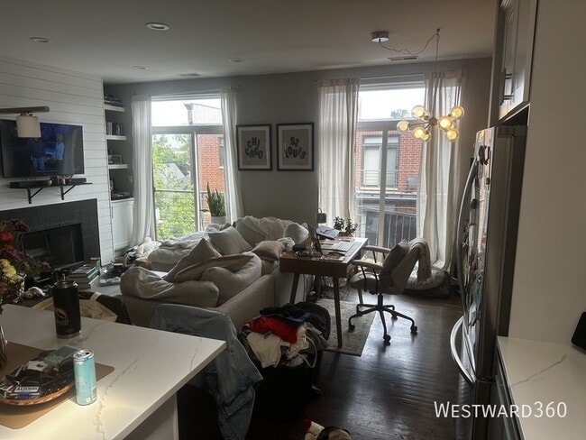 Photo - 1830 N Winchester Ave Unit 315