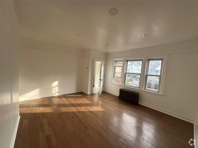 Building Photo - 113-05 204th St Rental