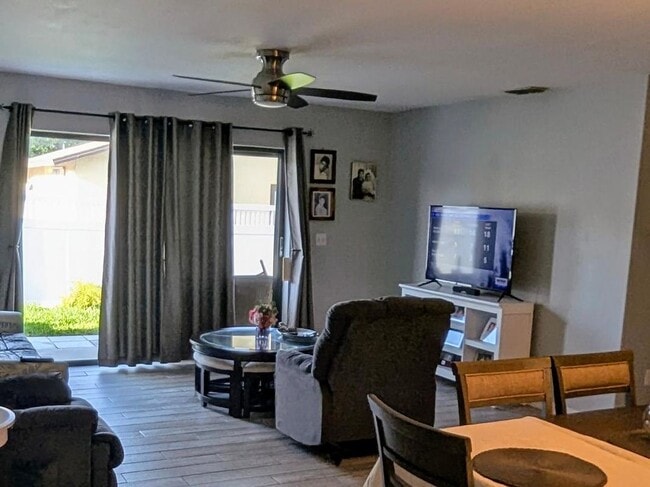 Photo - 715 SE 47th St