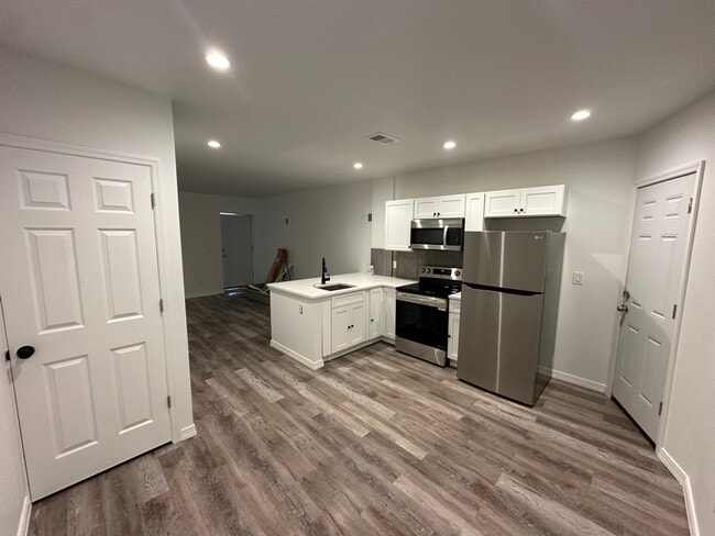 Photo - 1446 N 58th St