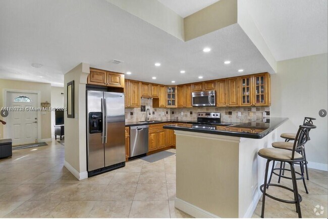 Building Photo - 1951 Atlantic Shores Blvd Rental