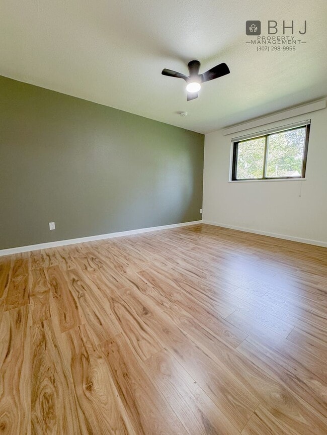 Photo - Dog Friendly 2 bed/ 1 bath HOUSE for Rent!