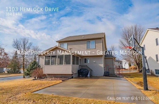 Photo - 1103 Hemlock Dr