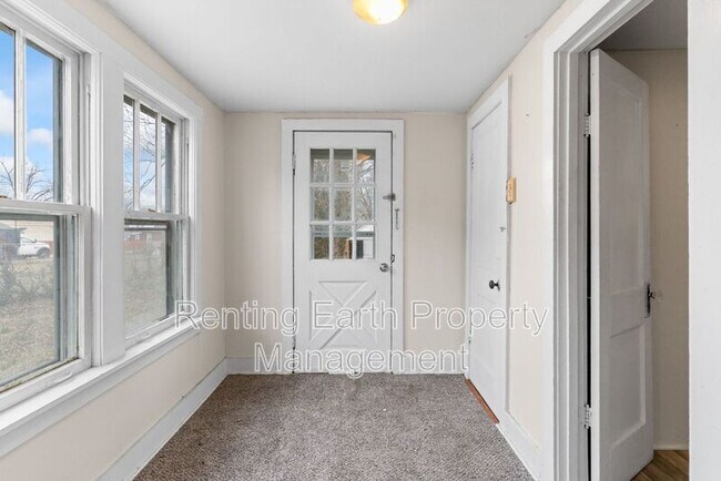 Photo - 6546 Joseph Ave