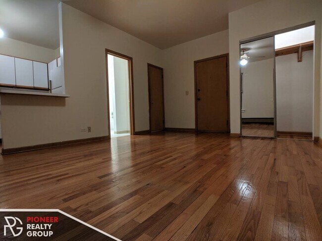 Photo - 635 W Barry Ave Unit 206