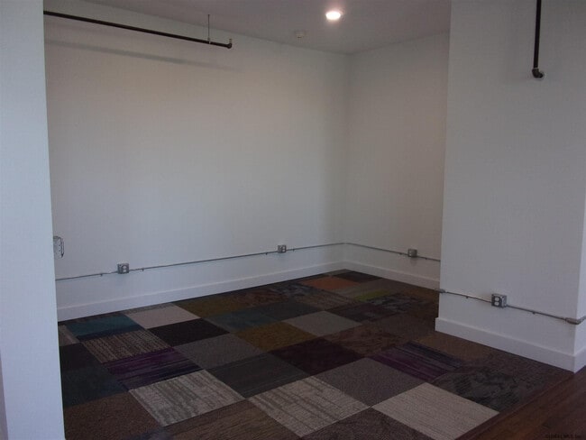 Photo - 38 W Main St