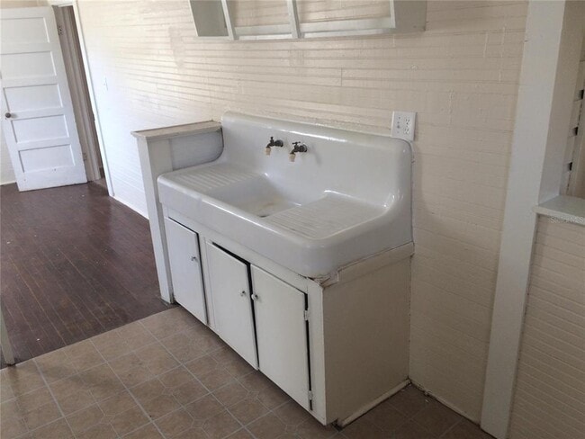 Photo - 114 N Chester St