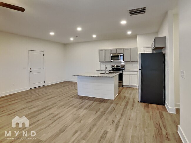 Photo - 5812 E Bristol Cir