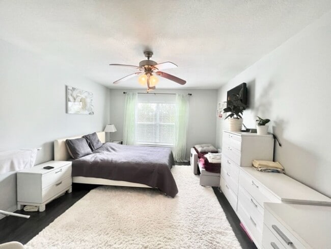 Photo - 4274 Calinda Ln
