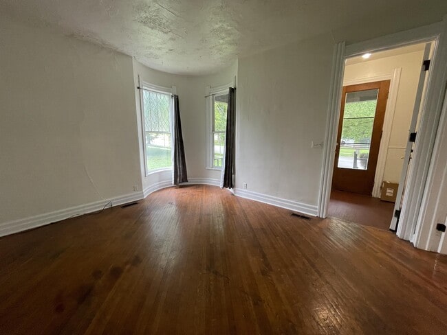 Photo - 317 N Indiana Ave