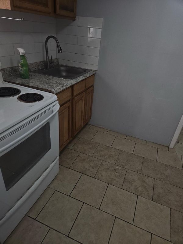 Photo - 1119 E 214th St