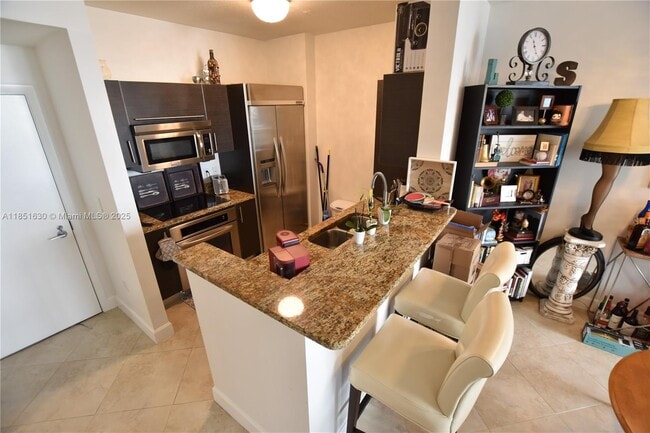 Building Photo - 550 Okeechobee Blvd Unit 1216 Rental