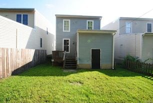 Atrás - 915 Catherine St