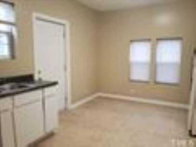 Photo - Cute, 2 Bedroom Bungalow in historic East ...