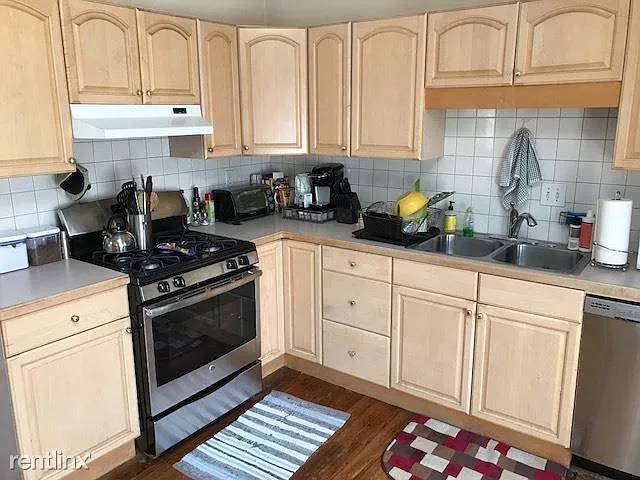 Building Photo - 72 Gore