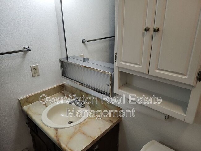 Photo - 1545 Northview Dr Unit F4