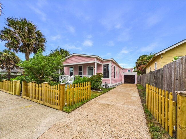 Photo - 3602 Ave S 1/2